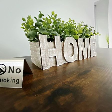 רוצ'סטר Lux 3Br, Steps From Airport, U Of R & Grocery Stores מראה חיצוני תמונה