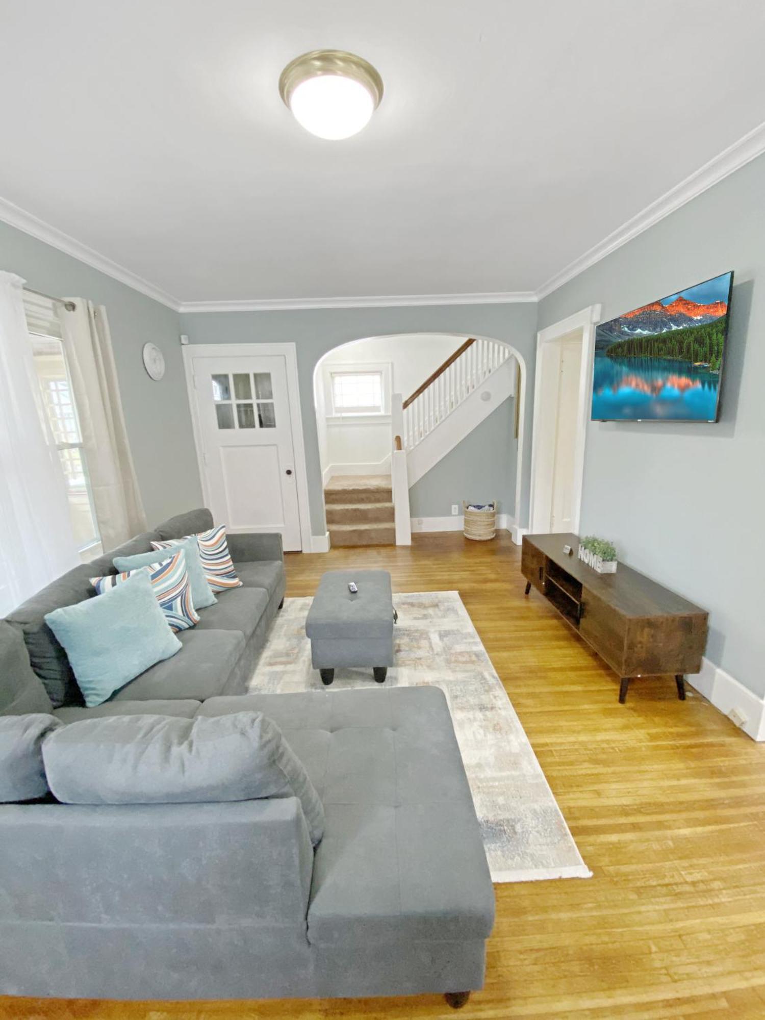רוצ'סטר Lux 3Br, Steps From Airport, U Of R & Grocery Stores מראה חיצוני תמונה