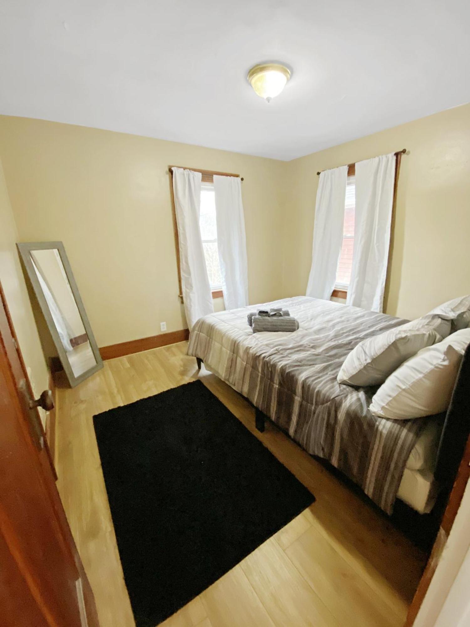 רוצ'סטר Lux 3Br, Steps From Airport, U Of R & Grocery Stores מראה חיצוני תמונה