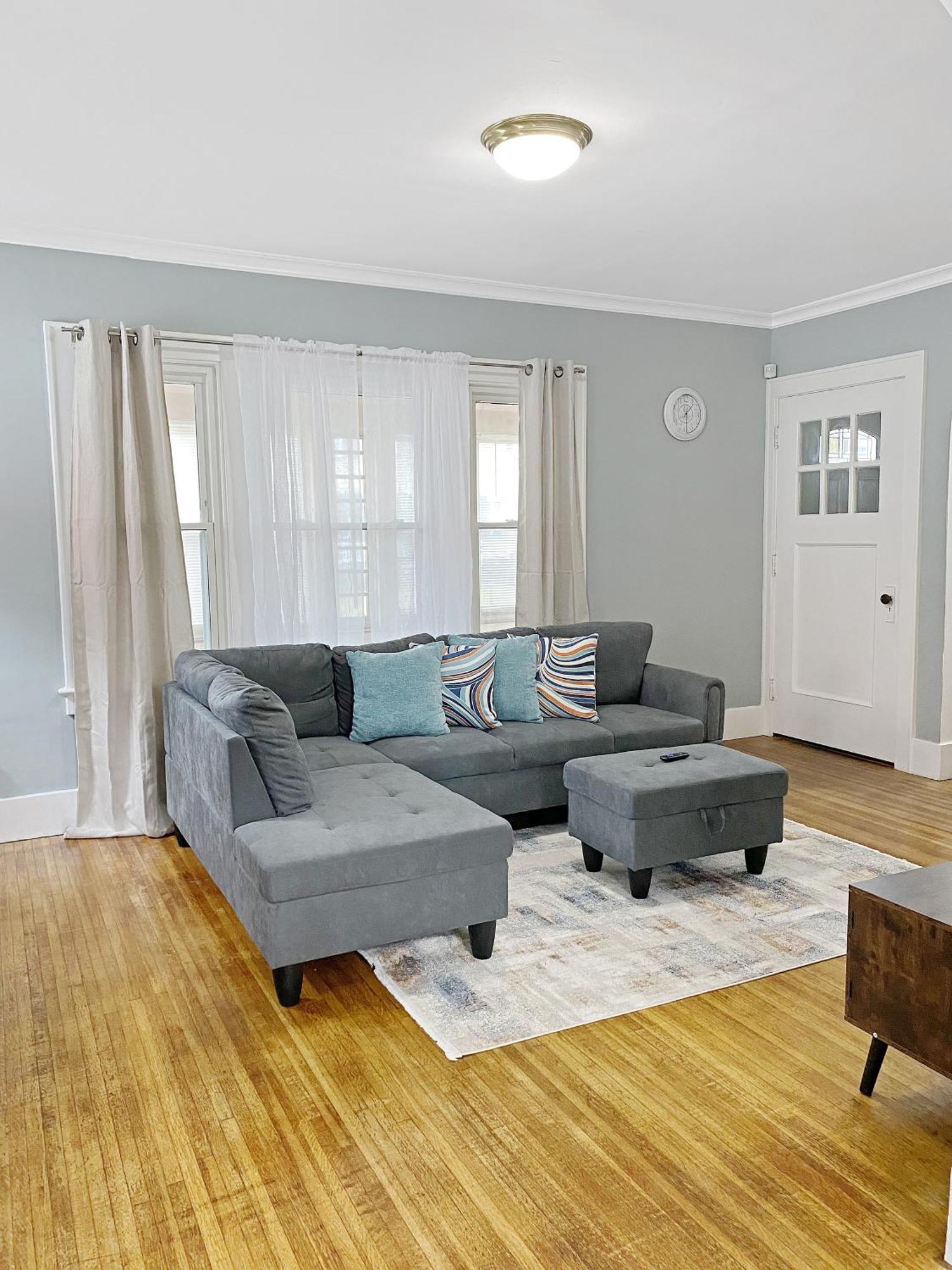 רוצ'סטר Lux 3Br, Steps From Airport, U Of R & Grocery Stores מראה חיצוני תמונה