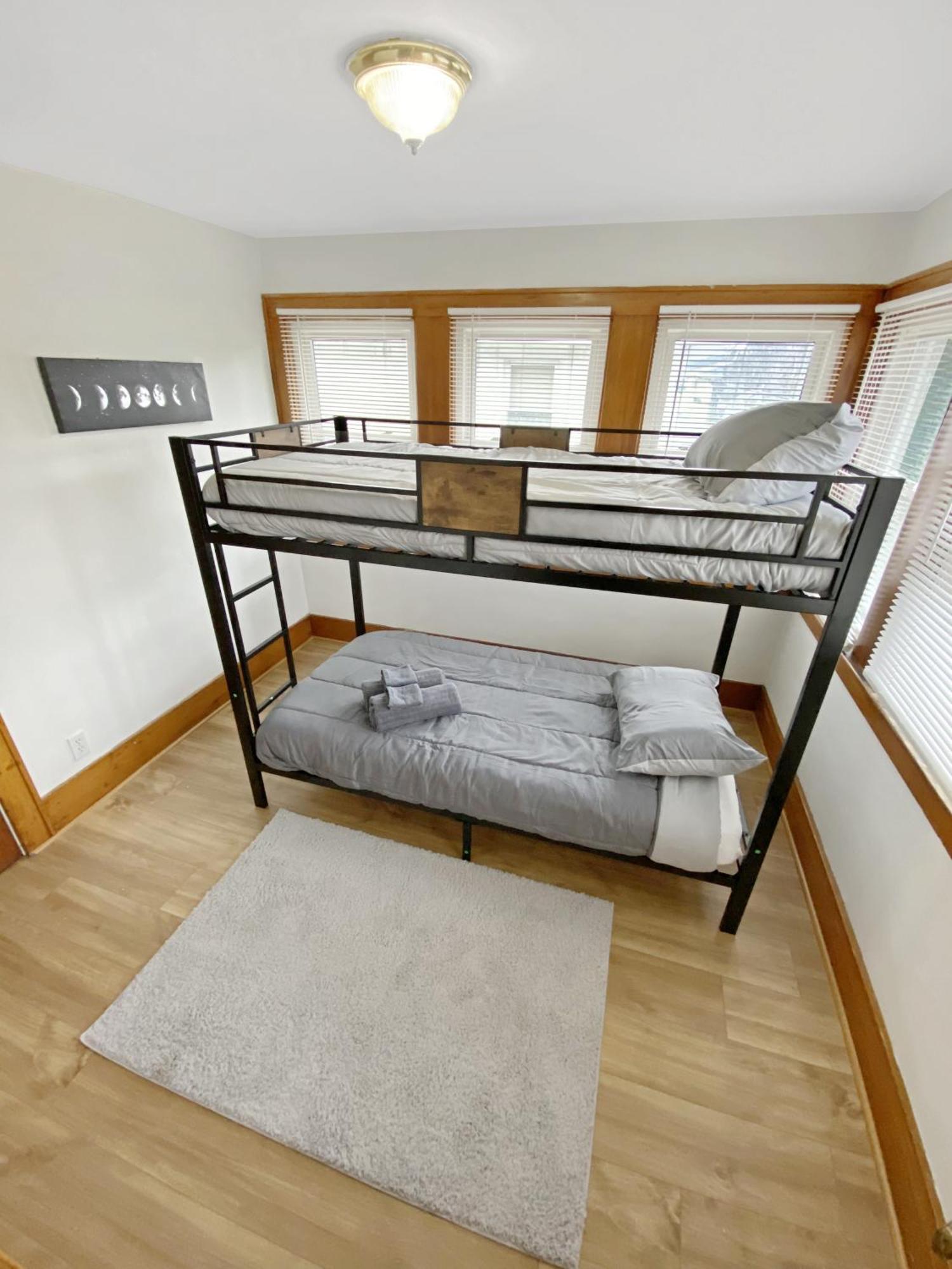 רוצ'סטר Lux 3Br, Steps From Airport, U Of R & Grocery Stores מראה חיצוני תמונה